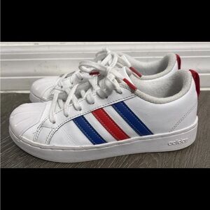 Adidas Superstar PGD 789006
White/Blue/Red Classic Shoes Big
Kids Sneakers Sz 3